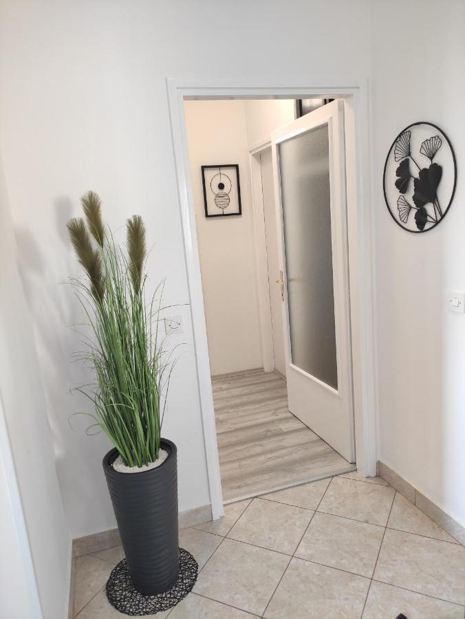 Apartman Iris S Terasom Rijeka Extérieur photo